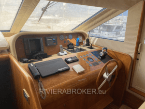 guy couach 2100 rivierabroker 14