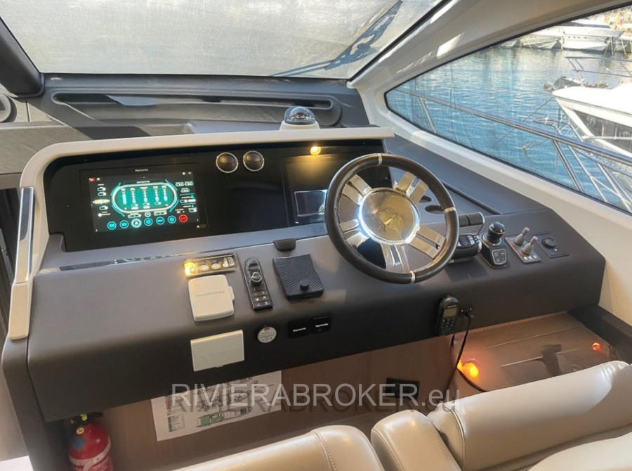 AZIMUT_72_FLY_2020-rivierabroker-19