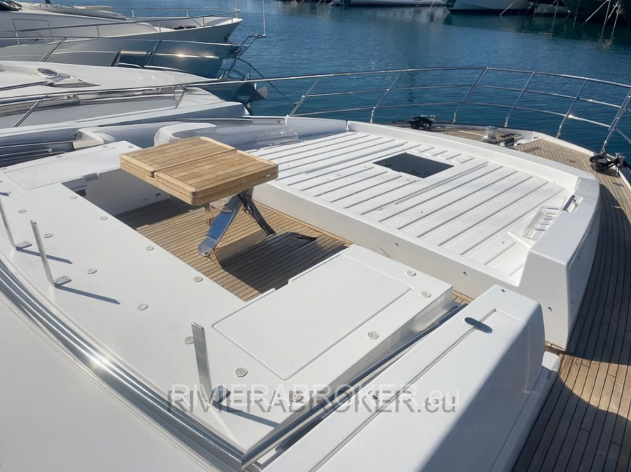 AZIMUT_72_FLY_2020-rivierabroker-26