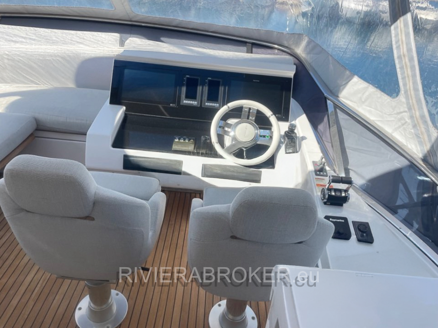 AZIMUT_72_FLY_2020-rivierabroker-28