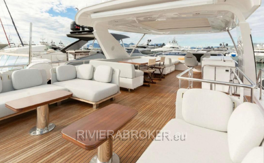 AZIMUT_72_FLY_2020-rivierabroker-5