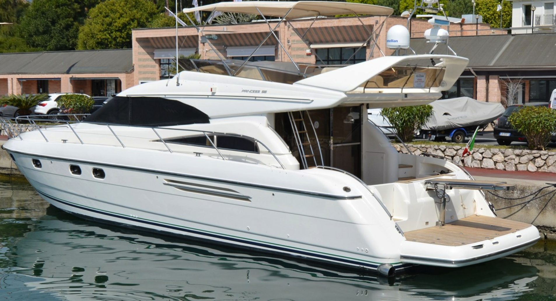 Beneteau Flyer 850 SunDeck Miami 2012 — RivieraBroker