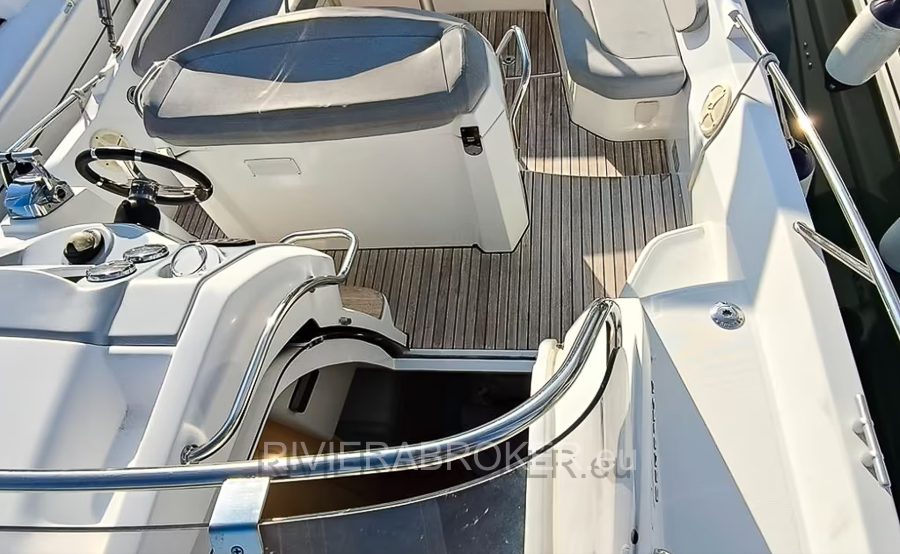 Beneteau-Flyer-850-SunDeck-Miami _rivierabroker 2012_RIVIERABROKER-11