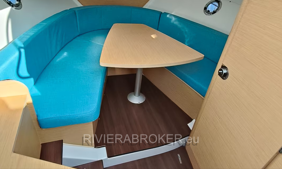 Beneteau-Flyer-850-SunDeck-Miami _rivierabroker 2012_RIVIERABROKER-16