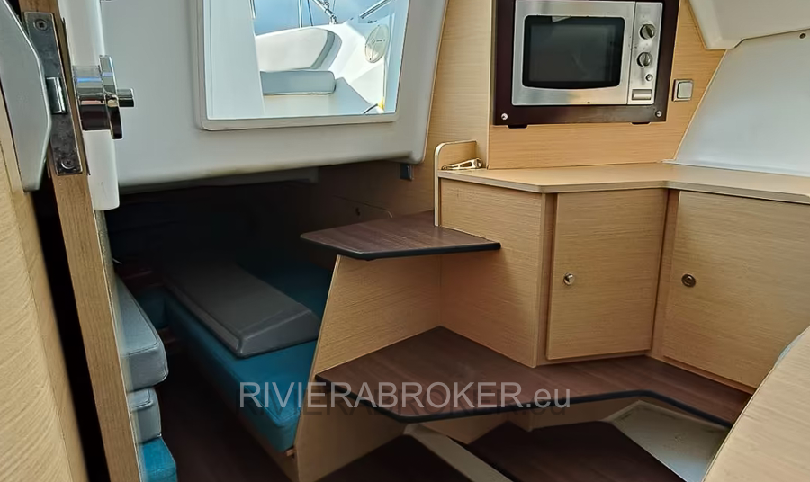 Beneteau-Flyer-850-SunDeck-Miami _rivierabroker 2012_RIVIERABROKER-17