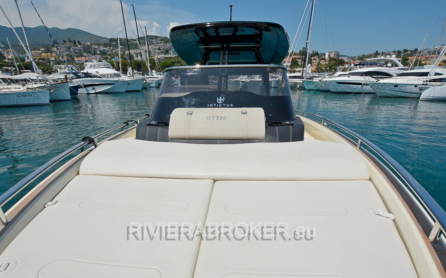 INVICTUS-GT320_RIVIERABROKER-12
