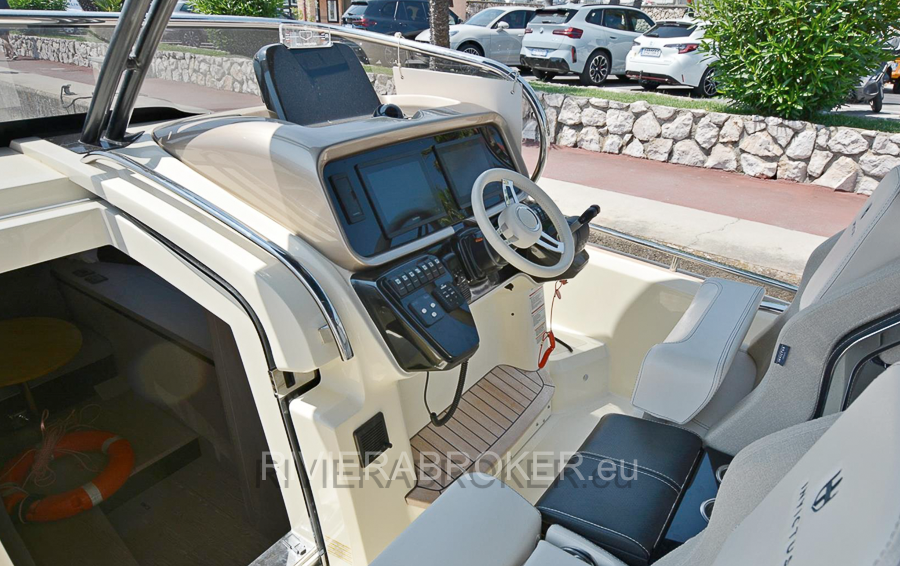 INVICTUS-GT320_RIVIERABROKER-6