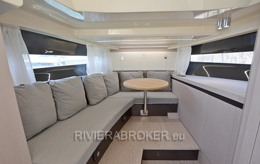 INVICTUS-GT320_RIVIERABROKER-8