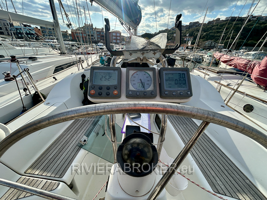 JEANNEAU_Sun_Odyssey_36i_RIVIERABROKER-14
