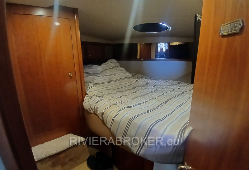 Cruisers_Yachts_440_4370_Express-RIVIERABROKER-15
