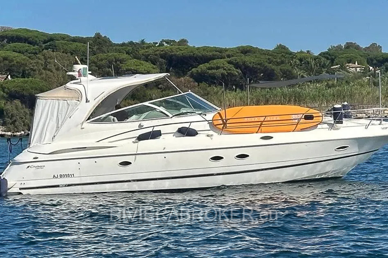 Cruisers Yachts 440/4370 Express 2003