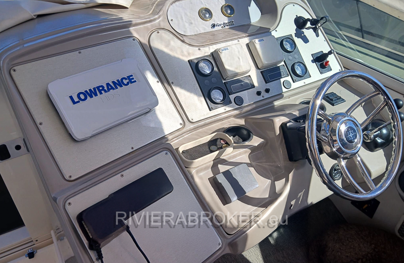 Cruisers_Yachts_440_4370_Express-RIVIERABROKER-4
