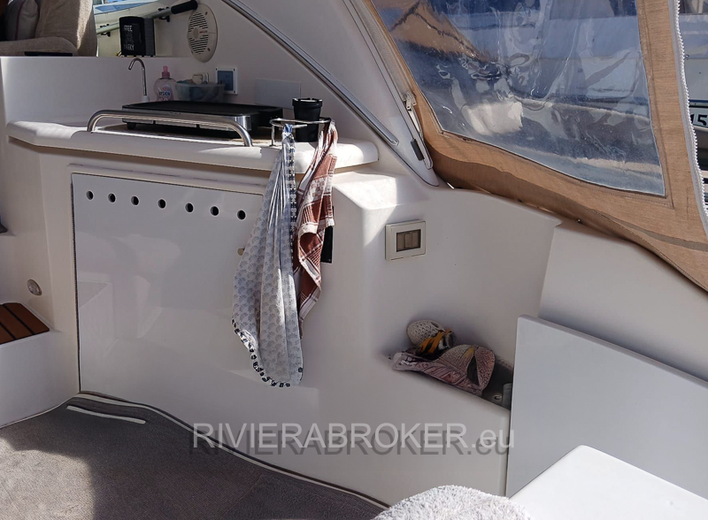 Cruisers_Yachts_440_4370_Express-RIVIERABROKER-8