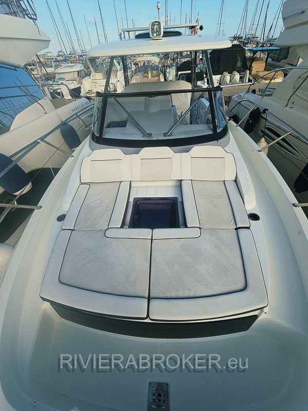 jeanneau-cap-camarat-10.5-WA-serie3-RIVIERABROKER-23