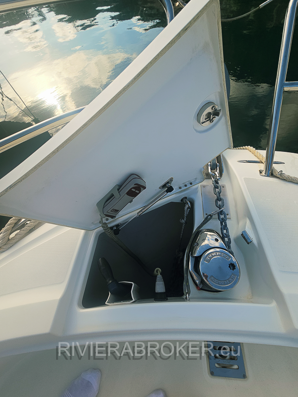 jeanneau-cap-camarat-10.5-WA-serie3-RIVIERABROKER-24
